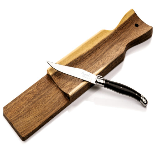 Wurstbrett aus Akazienholz mit Messer